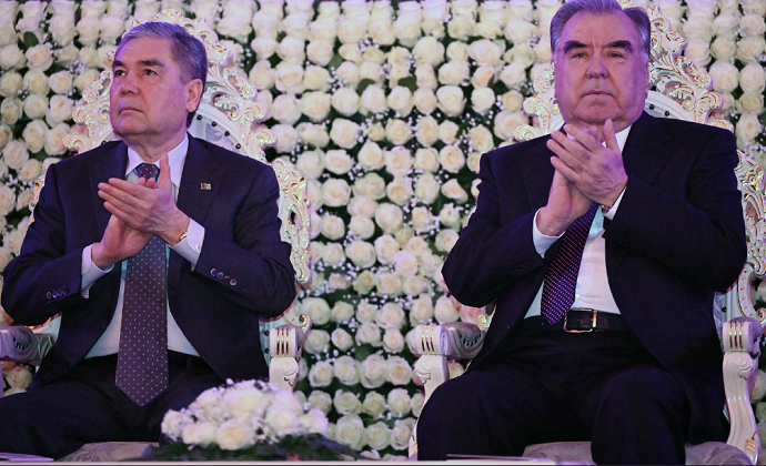 Герой-Аркадаг Туркменистана и глава Таджикистана приняли участие в концерте «Вечер дружбы»