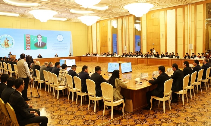 Туркменистан и «РЖД» нарастили контейнерный сервис через МТК «Север-Юг»