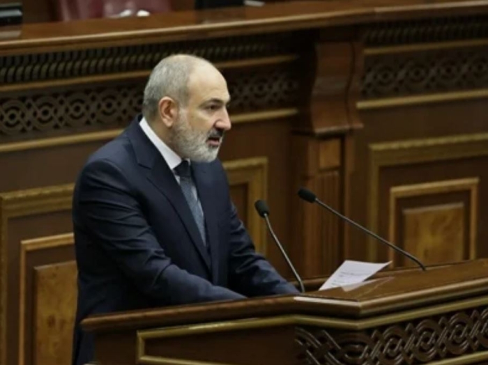 Пашинян рассказал, почему продолжает оставаться премьером Армении