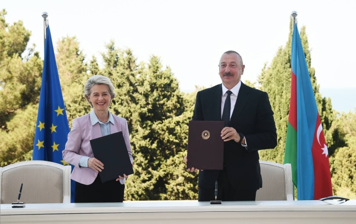 Президент Азербайджана побеседовал с президентом Европейской комиссии