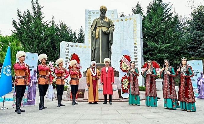 В Турции открылся год памяти туркменскому поэту Махтумкули Фраги